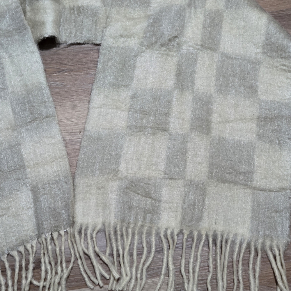 NWT Madewell Cozy Soft Thick Cream and Gray Checkered Fringe Scarf - Picture 6 of 11